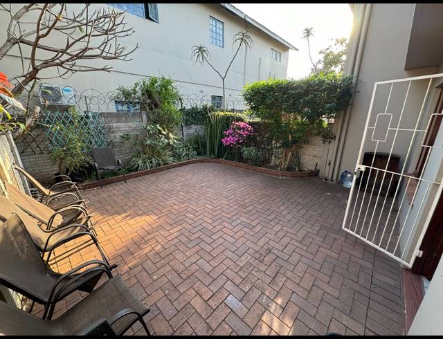 3 BEDROOM APARTMENT FOR SALE IN ESSENWOOD
